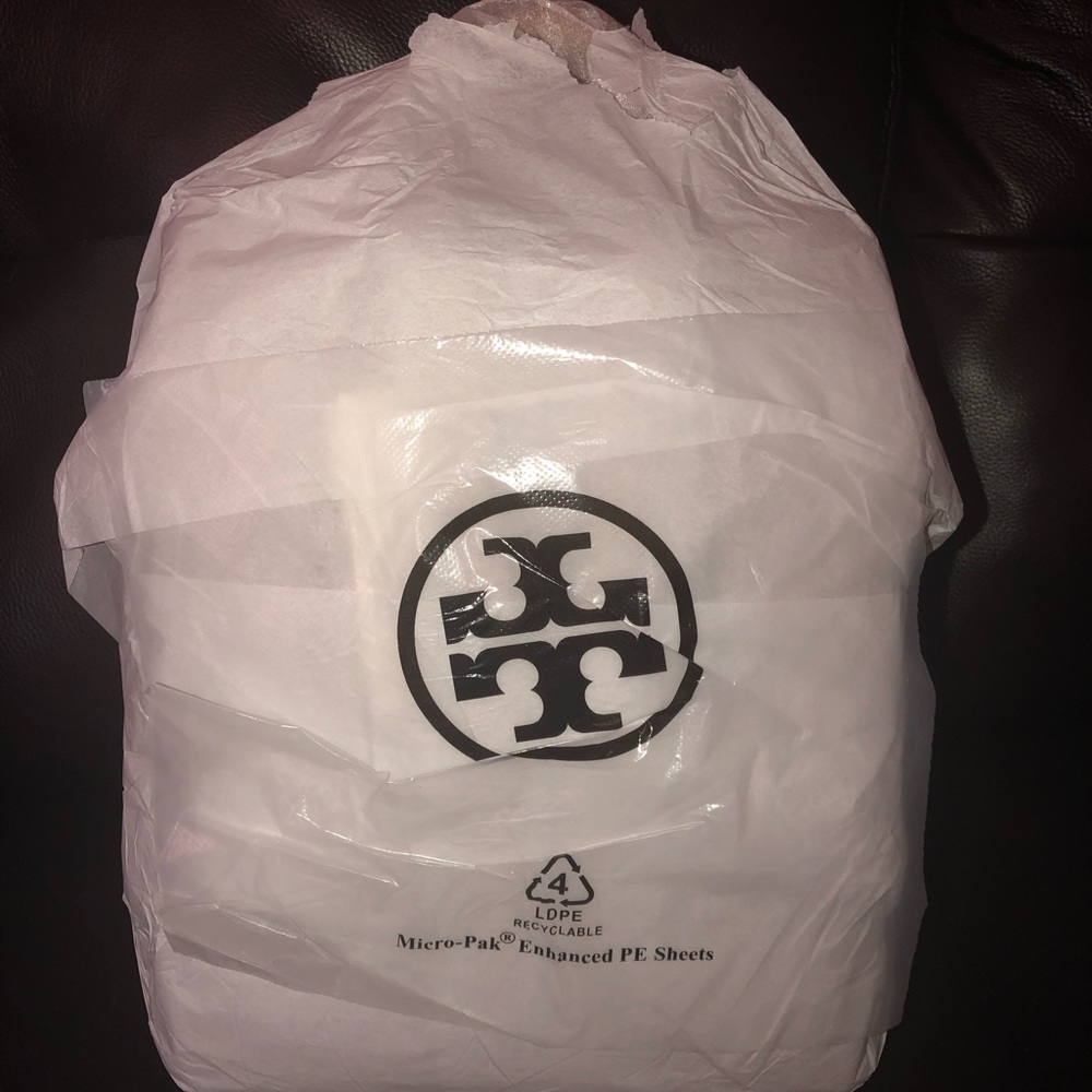 Tory Burch Taylor Backpack - Picture 7 of 8